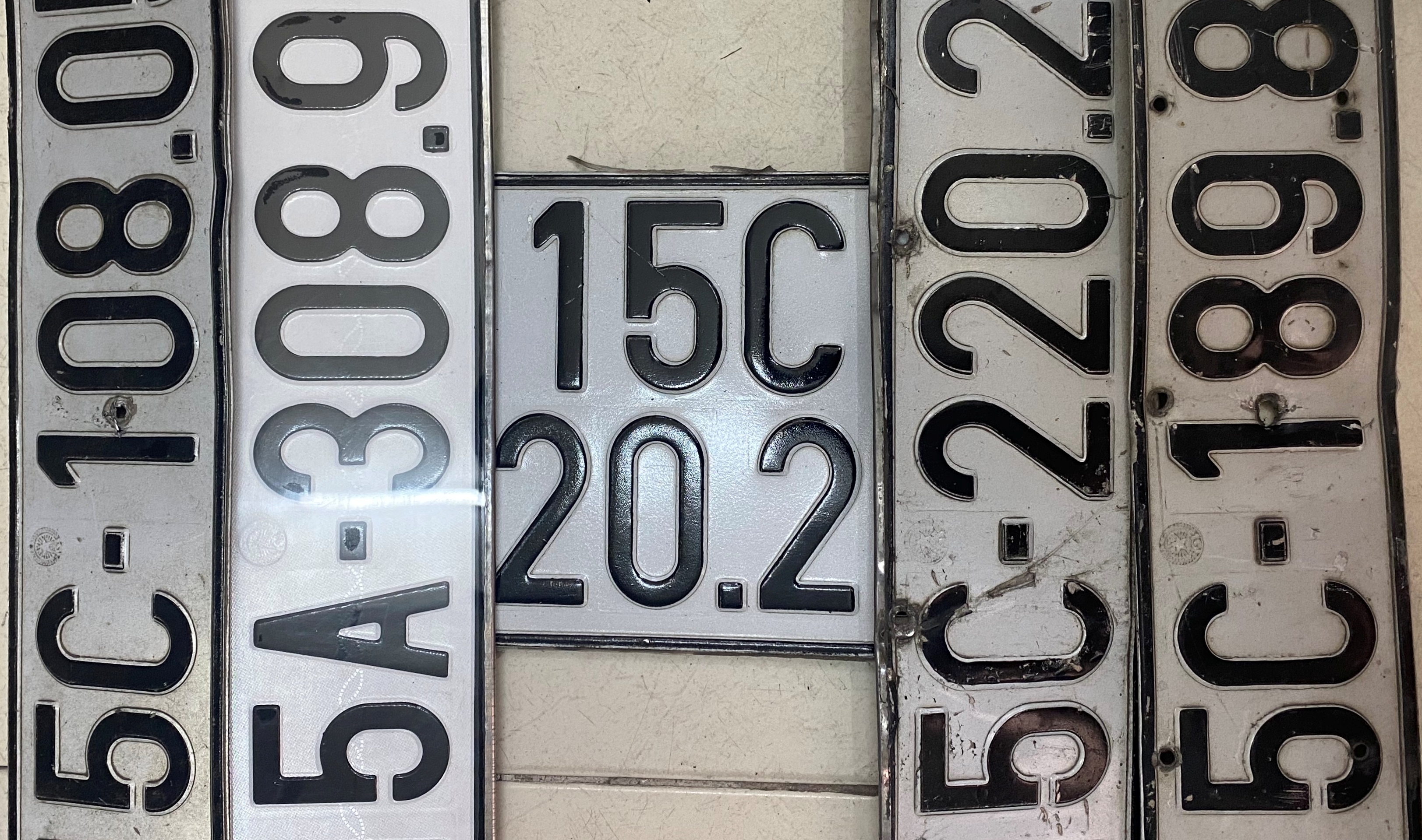 Nâng cao nhận thức trong việc mua bán sử dụng biển số  phương tiện giao thông cơ giới đường bộ